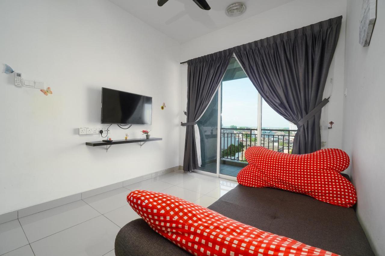 Lovely 2Br Majestic Condo 6 Pax Pool View Ipoh Extérieur photo