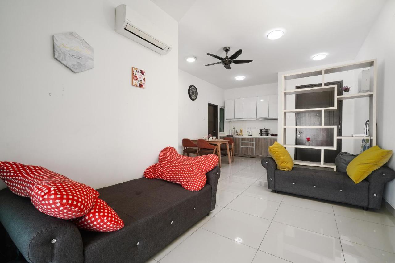 Lovely 2Br Majestic Condo 6 Pax Pool View Ipoh Extérieur photo