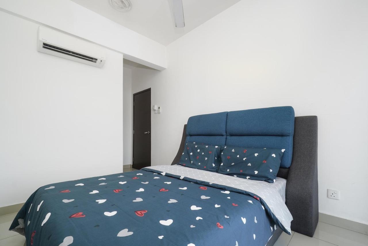 Lovely 2Br Majestic Condo 6 Pax Pool View Ipoh Extérieur photo